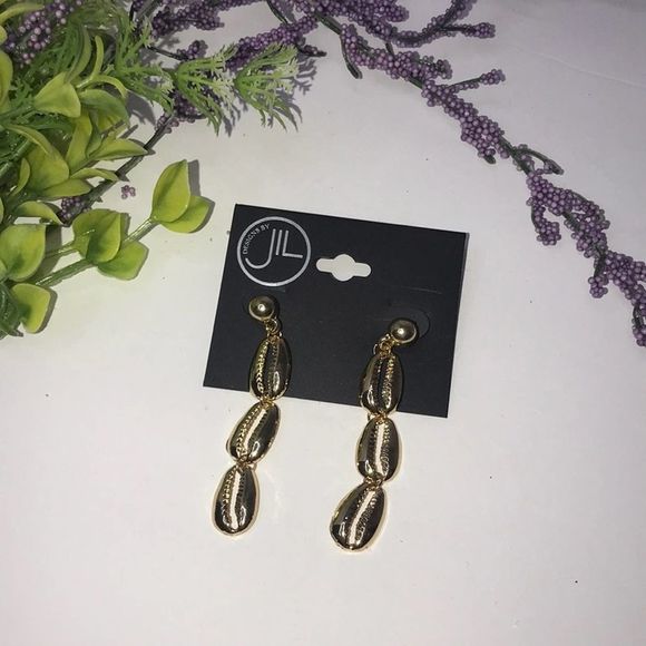 Jil shell gold earrings - Picture 1 of 4